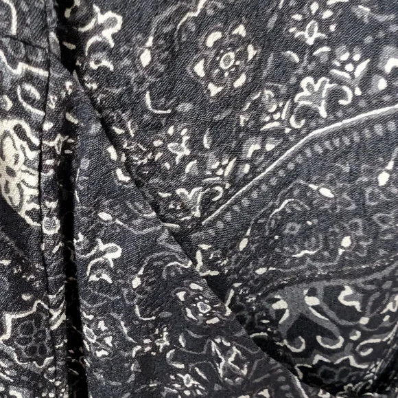 Women's dress - Picture 10 of 11